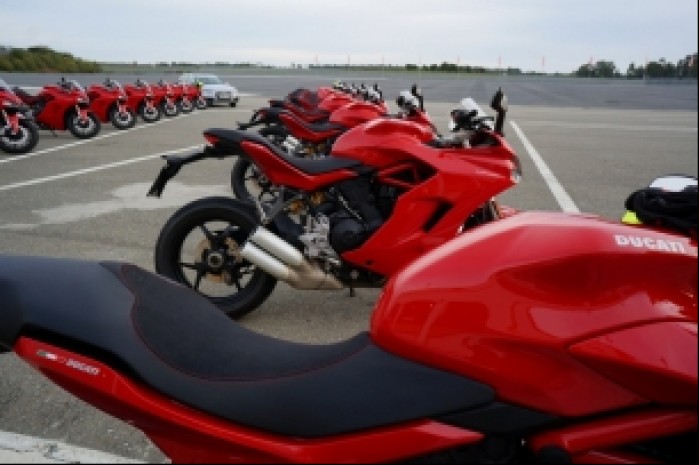 Ducati Supersport piekny poranek