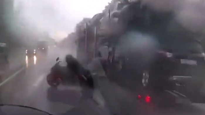 wypadek na mokrym smierc motocyklistki