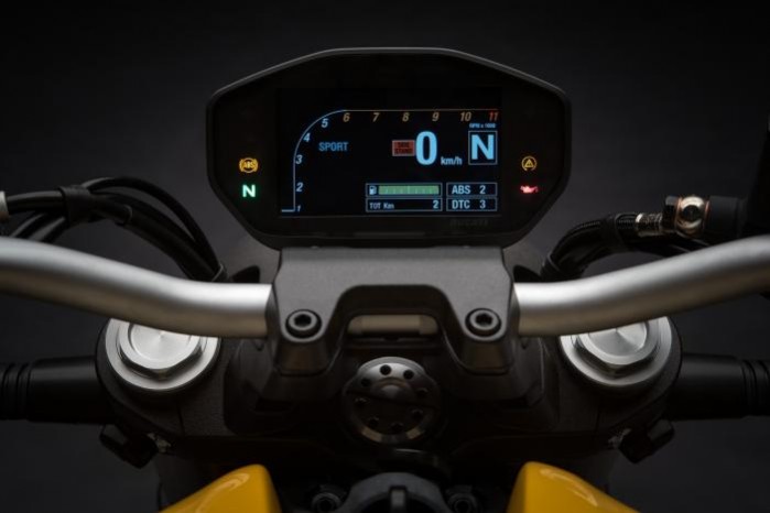 Ducati Monster 821 2018 kokpit