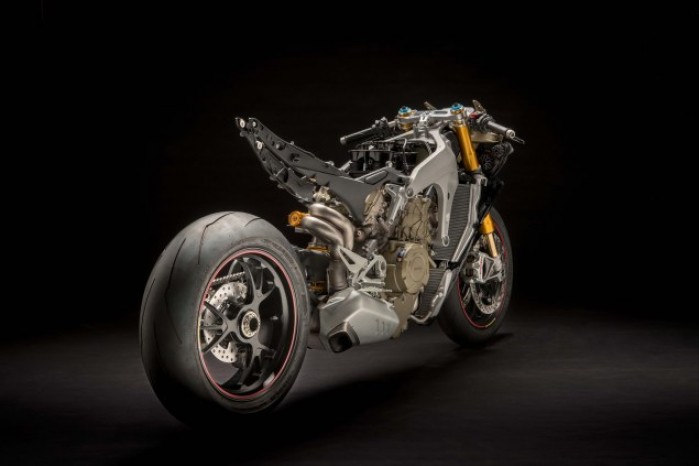 2018 Ducati Panigale V4 naked no fairings 02