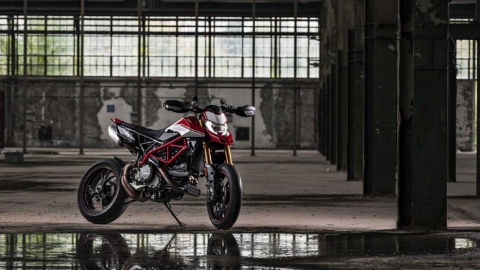Ducati Hypermotard 950 2019 18