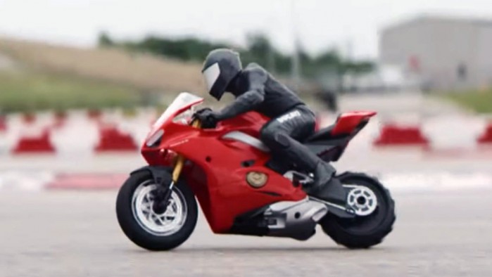 zabawka model Ducati V4