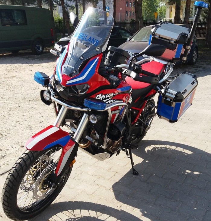 Ratunkowe motocykle Honda CRF 1100 L Africa Twin dołączają