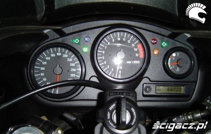 Honda CBR F4 zegary
