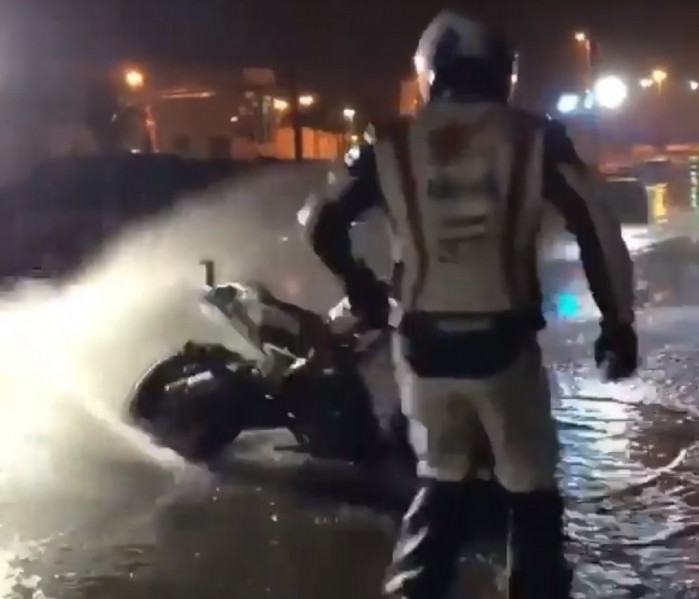 motocykl woda