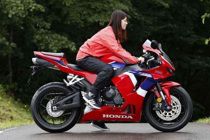 Honda CBR600RR 02