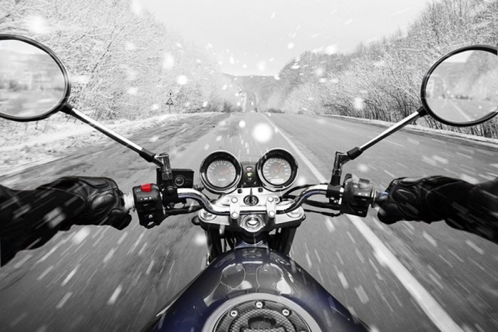 motocykl snieg