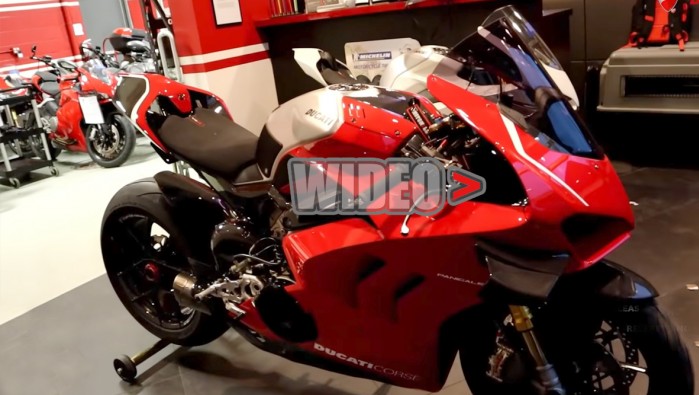 Kawasaki ZX 10R Ducati V4 Superleggera BMW S1000RR Ducati Panigale V4 R Honda CBR 1000RR R SP Aprilia RSV4 1100 Factory na hamowni