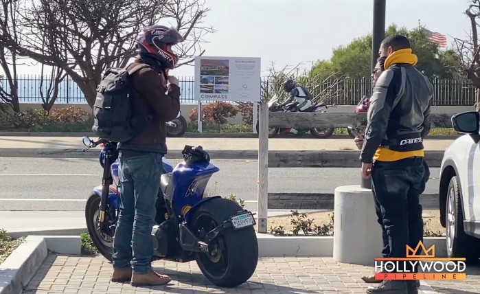 keanu reeves arch motorcycles rozmowa z przechodniami