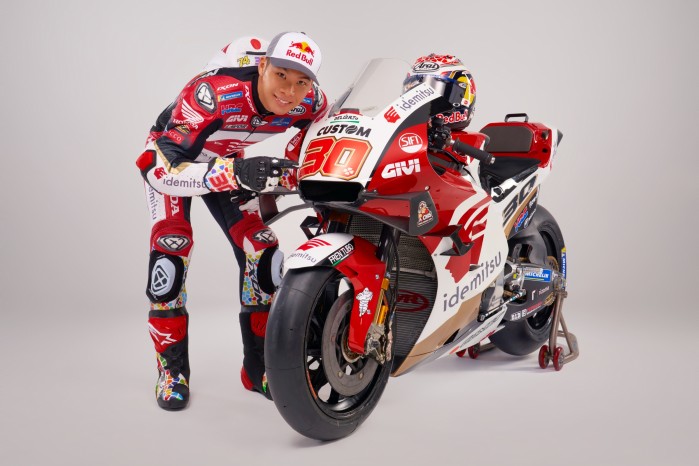 Takaaki Nakagami i jego motocykl na sezon motogp 2021