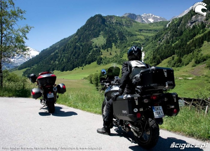 W trasie Alpy na motocyklu