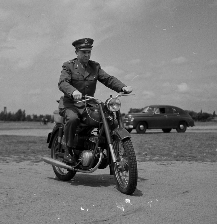 Motocykl WSK 125 w Ludowym Wojsku Polskim. Rok 1960