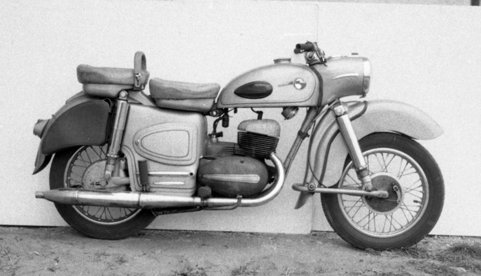 Motocykl MZ ES 250 z pierwszej serii produkcyjnej