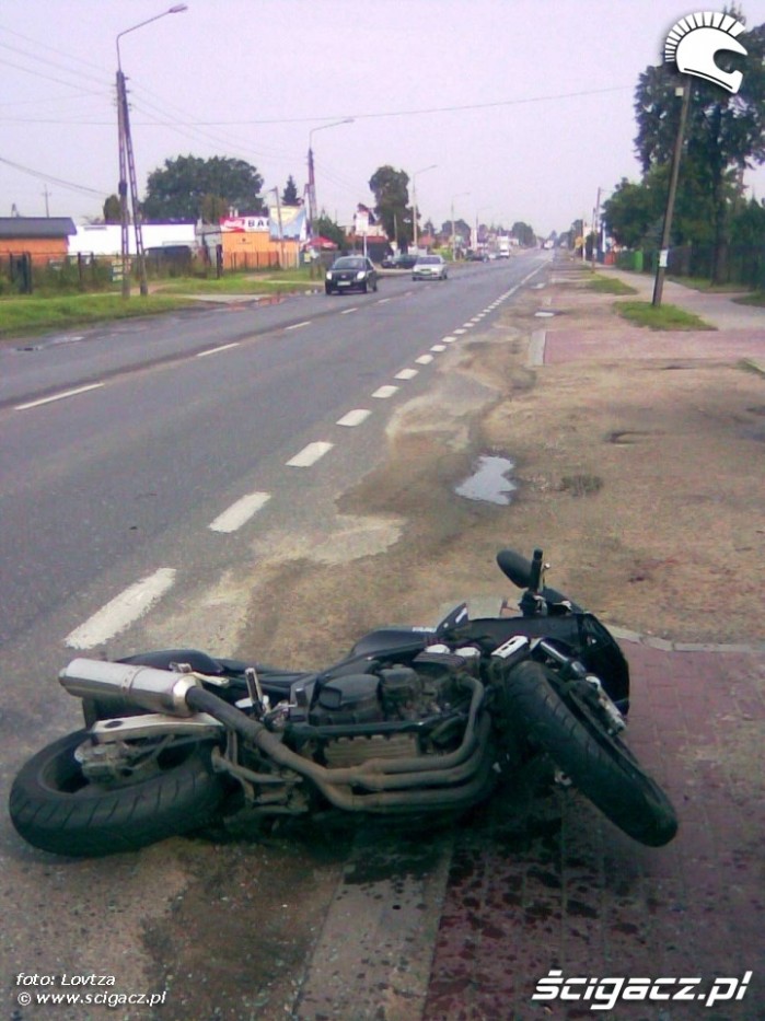 Motocykl po wypadku Modlinska