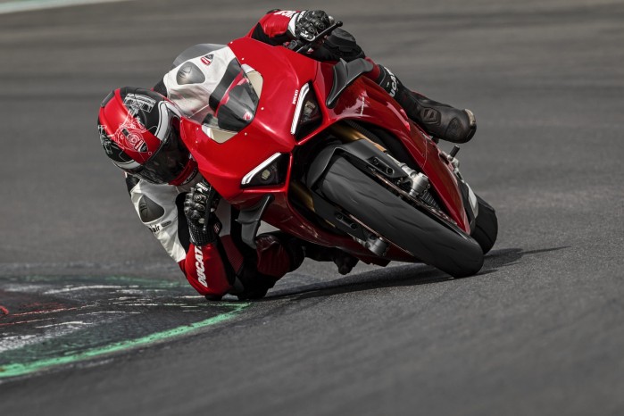 03 Ducati Red Track Academy