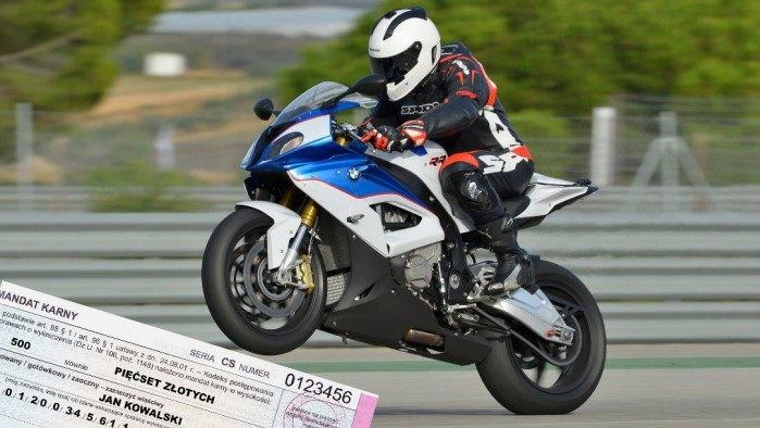 BMW S1000RR 2015 wheelie z