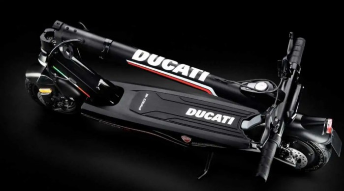 Ducati Pro 3 hulajnoga elek 1