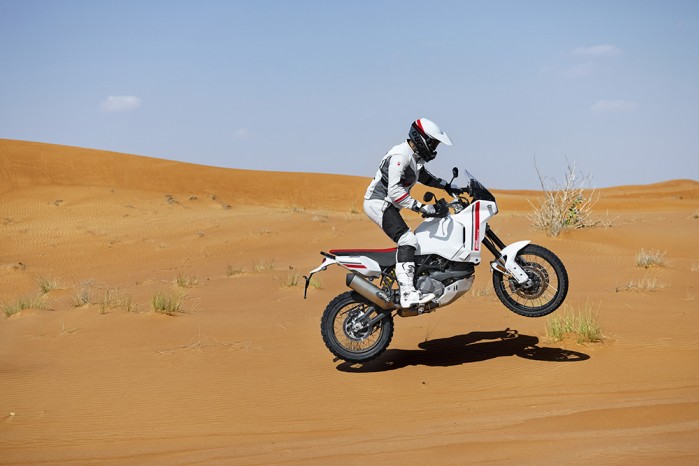 Ducati DesertX motonowosc