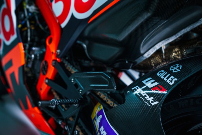 Red Bull KTM RC16 podnozki