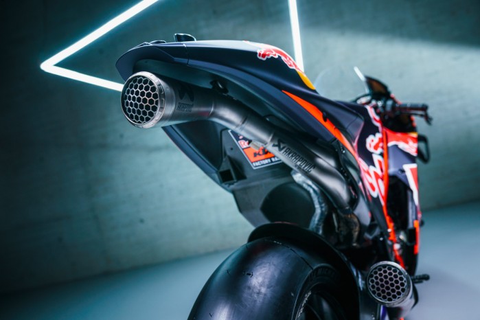 Red Bull KTM RC16 wydech