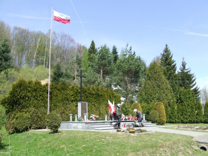 13 Borownica Pomnik ofiar zbrodni