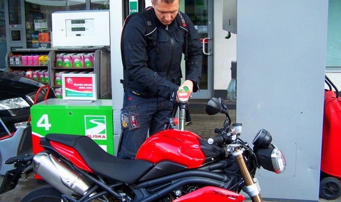 rosnace ceny paliw tankowanie motocykla