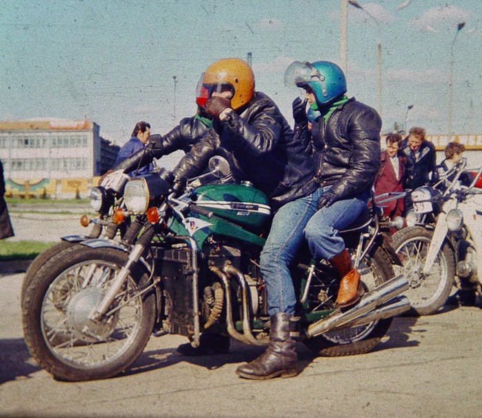 01 Motocykl z silnikiem Syreny