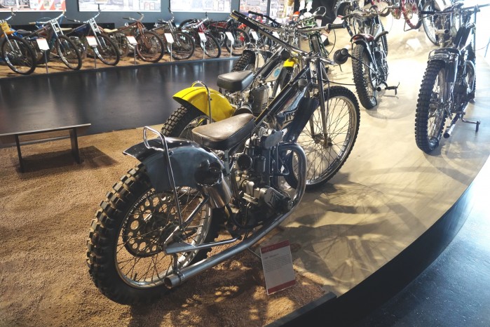 01 Polski motocykl zuzlowy FIS na ekspozycji w muzeum Haynes