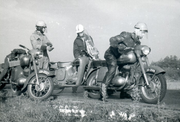 slascy motocyklisci na Jawach 250 Lata 60