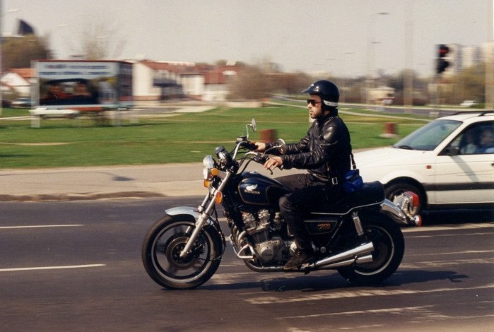 05 Rok 1994 Na motocyklu Honda CB 900 C