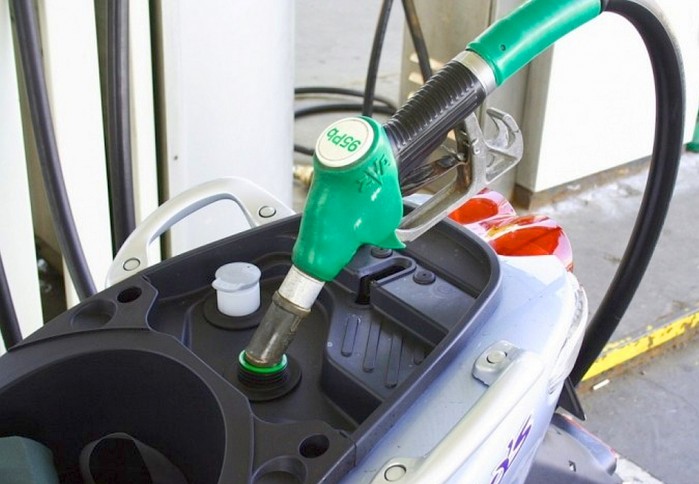 cena benzyny na stacjach i oleju napedowego notowania ropy naftowej 2022