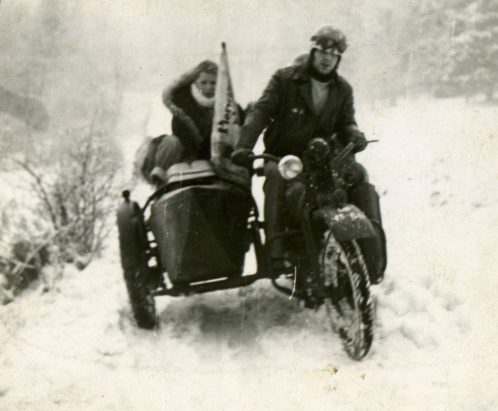 W drodze na Pierwszy Zimowy Zjazd Harley Davidson w Mi dzyg lrzu. Rok 1976