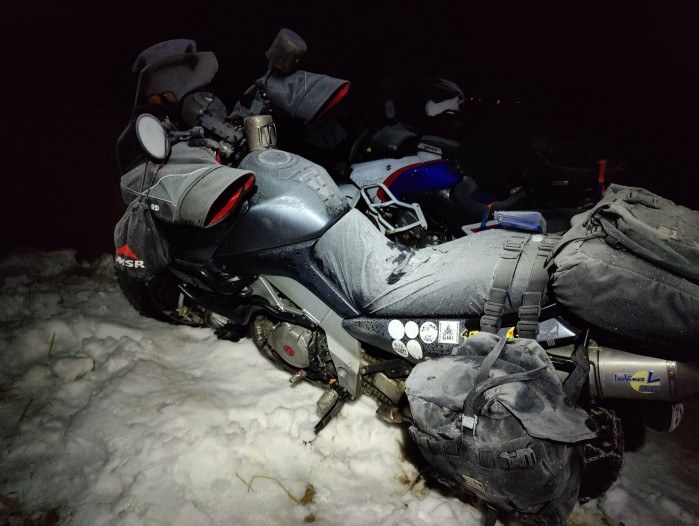 27 Wolfentreffen 2023 motocykl w sniegu