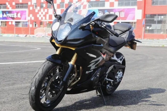 benelli tornado 402r 01