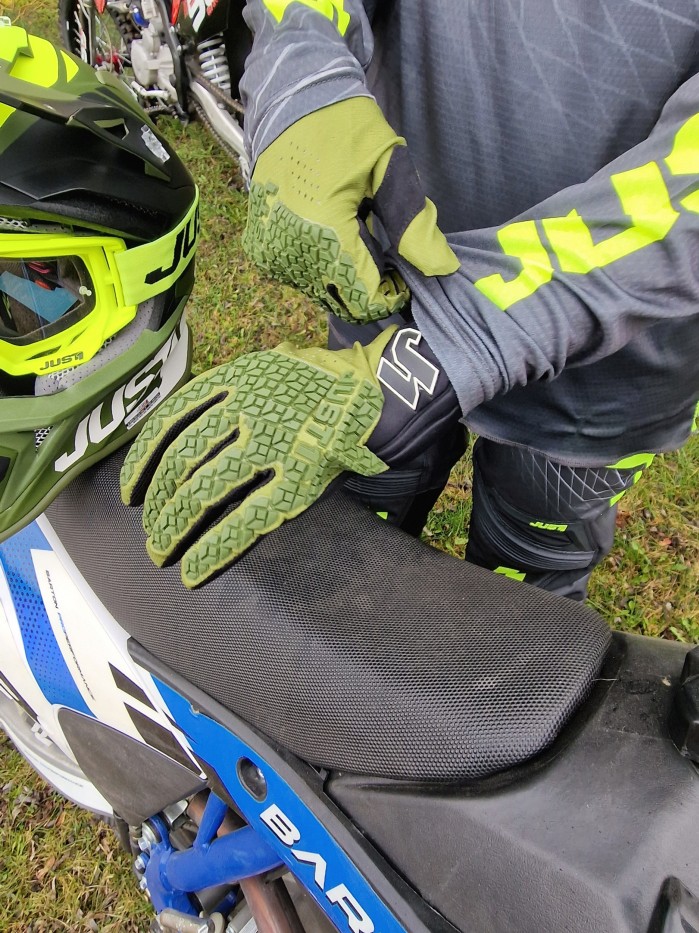 Barton NXT250 rekawice just1