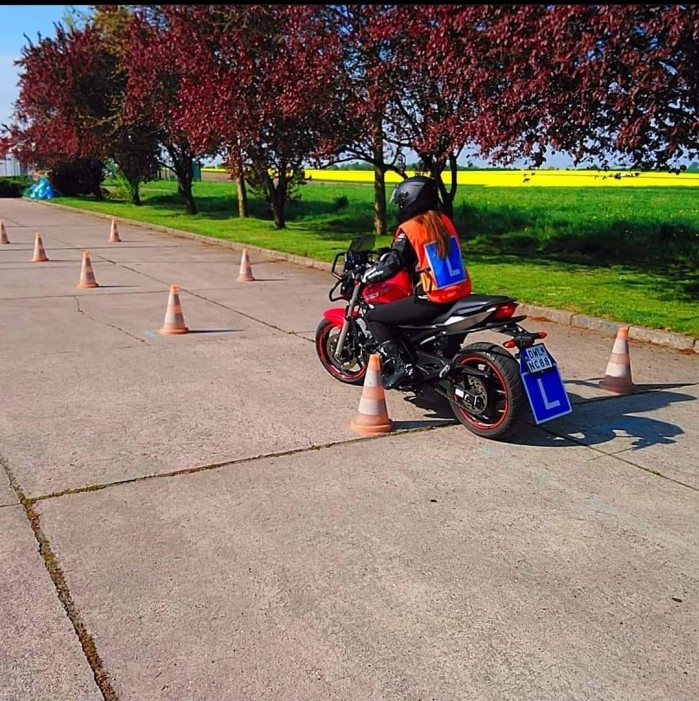 Martucha biker instruktorka kurs na prawo jazdy