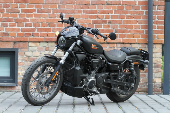 10 Harley Davidson Nighster Special statyka