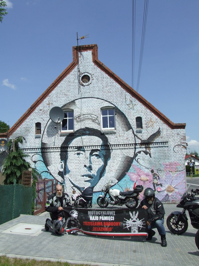 07 Starogard Mural na domu gdzie mieszkal maly Kazik Deyna