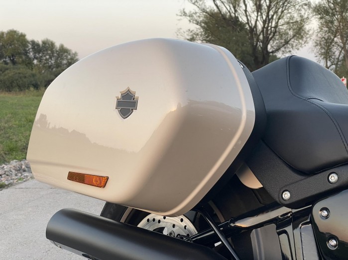 10 Harley Davidson Low Rider ST kufer