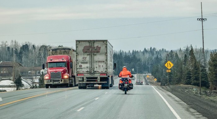 marek suslik whitewolf kierunek alaska wyprawa motocyklowa w kanadzie w zimie