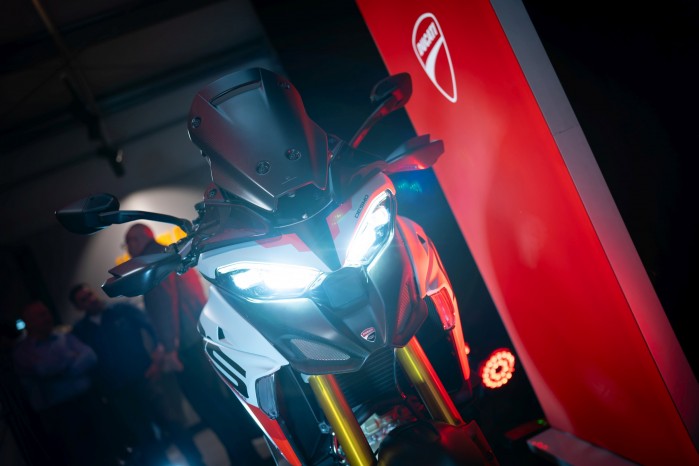 Ducati Multistrada V4 RS reflektor