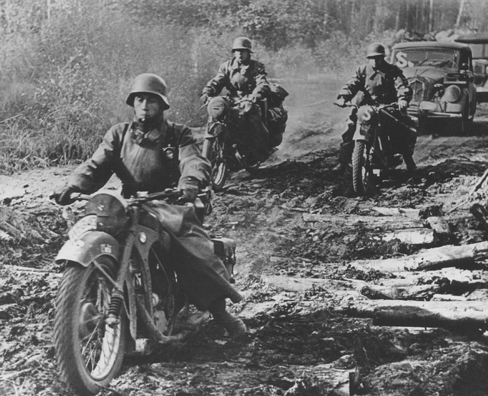 wojna i motocykle
