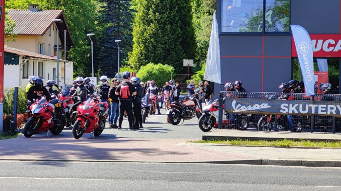07 przed salonem Ducati We Ride As One Krakow 2024