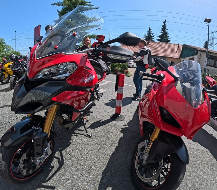 08 motocykle Ducati podczas We Ride As One Krakow 2024