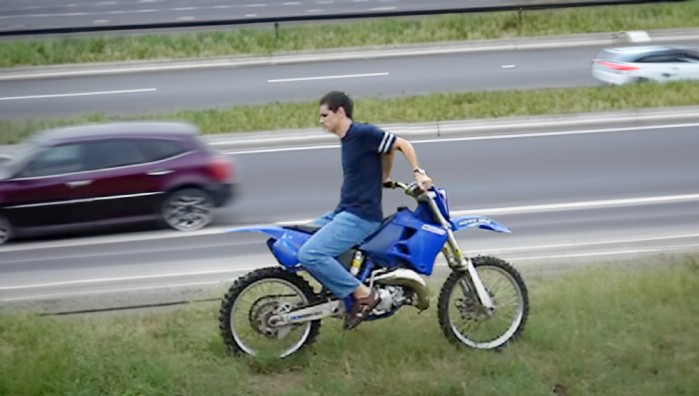 jazda motocyklem do tylu Wsteczny bieg w motocyklu