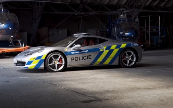 policyjne ferrari 1