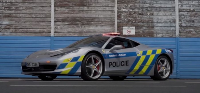 policyjne ferrari 5