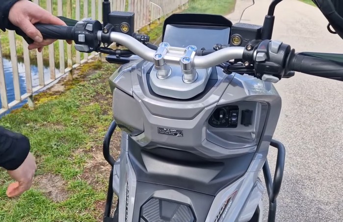 barton xtrail 125 konsola przednia