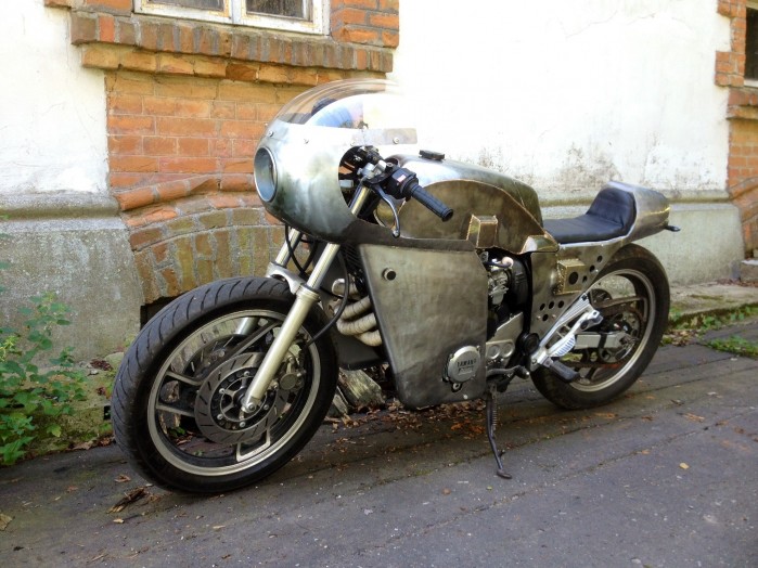 custom XJ 600 Mad Max