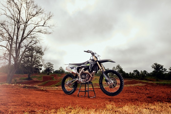 10 Triumph TF 450 RC w gotowosci